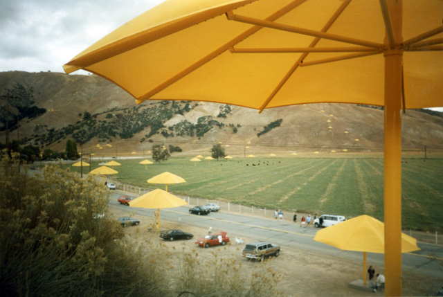 verzoek Aggregaat energie Christo's Umbrellas (California) | ScribblerWorks News