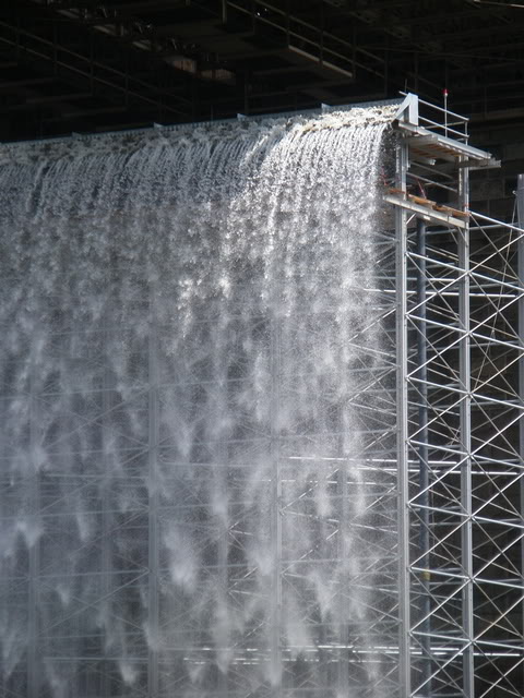 Brooklyn Bridge waterfall installation